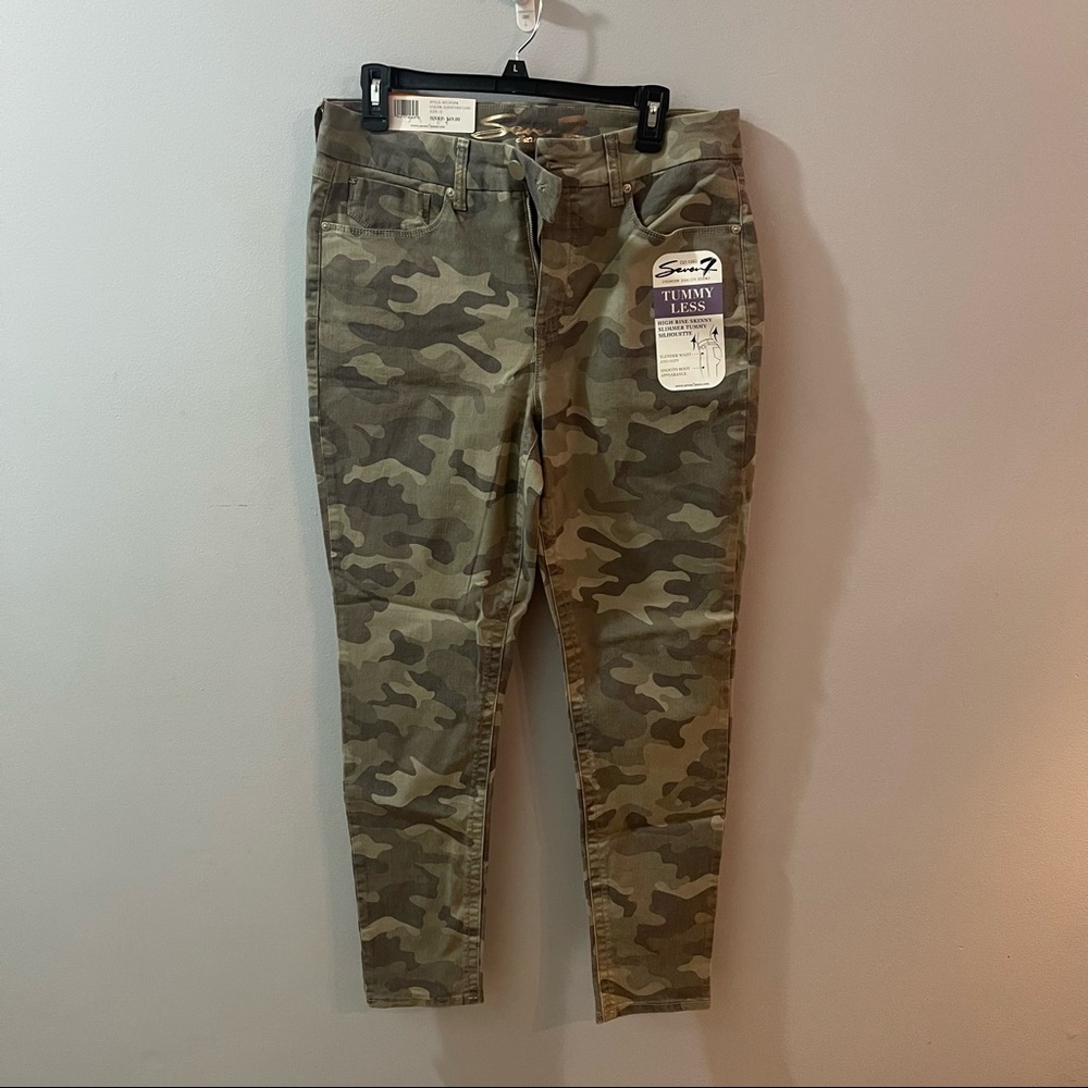 Seven Brand Camo casual pants BNWT